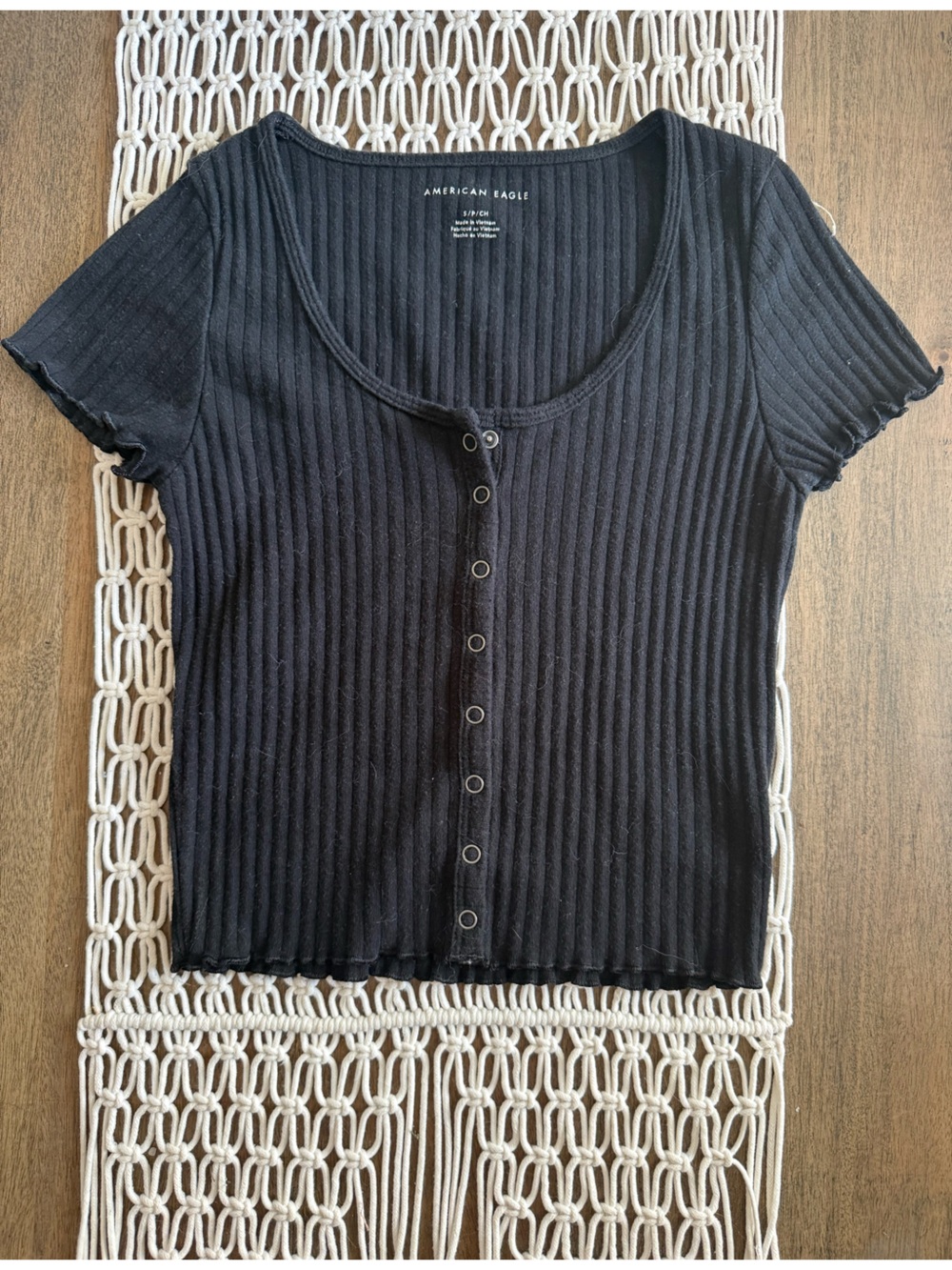 American Eagle Outfitters Black Ribbed Snap-Front Short Sleeve Top
